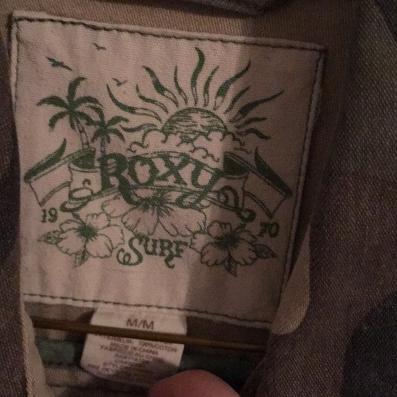 Cute fall camo coat - Picture 3 of 3